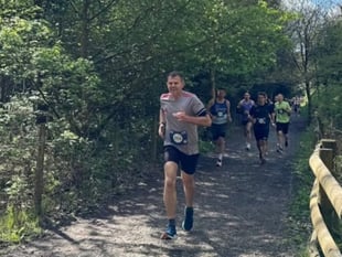 Keen runners' lakeside races for charity