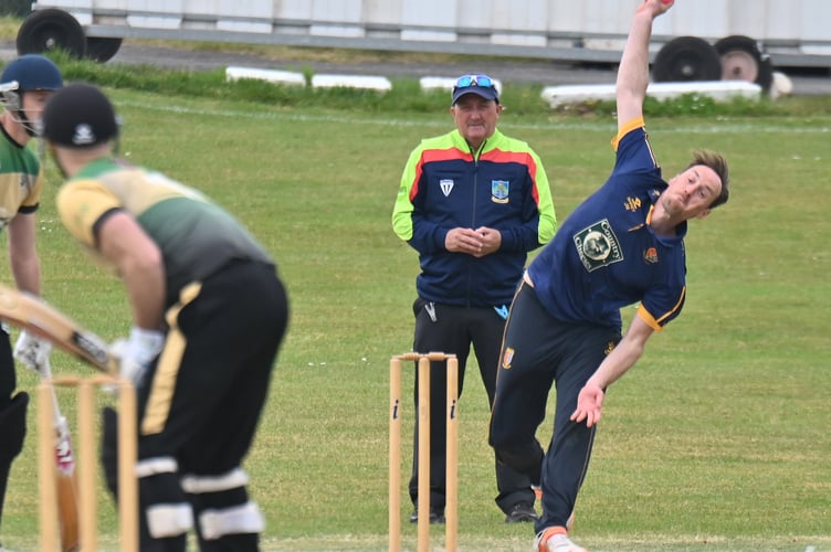 Devon Cricket League Premier Division. Bradninch and Kentisbeare versus Tavistock. Play was abandoned after 10 overs.Tavi bowler James McGahey
