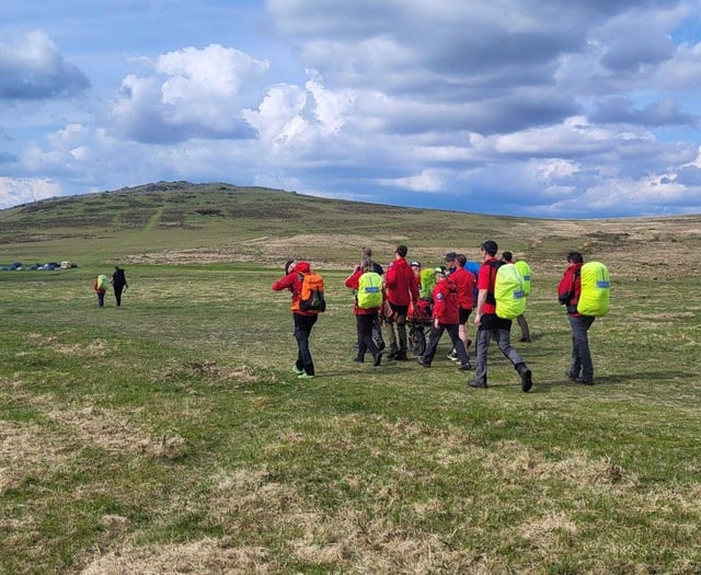 Volunteers rescue moor walker