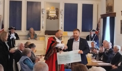 Mayor raises £1.4K for Armed Forces charity