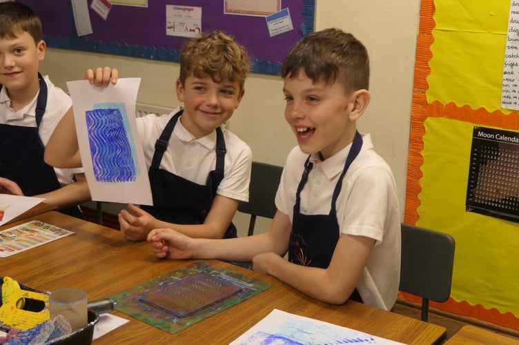 Children from Bere Alston Primary School taking part in the DAISI arts workshop.