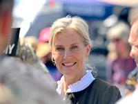 Duchess brings sunshine and smiles to show