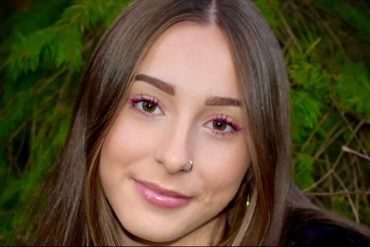A charity gala evening with plant bingo and pizza aims is being held in Tavistock in memory of Darcy Hollinson who took her own life in 2021.