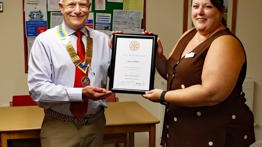 Manager der Yelverton Co-op mit Rotary-Preis für vorbildliches Bürgertum ...