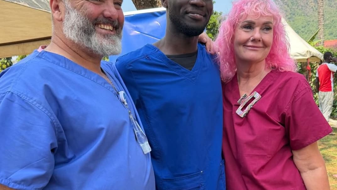 Paar aus Horrabridge bringt Lächeln nach Afrika