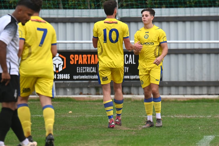 South West Peninsula Football League Premier East.
Match action from Teignmouth versus Okehampton Argyle. A 3-1 win for Teigns.