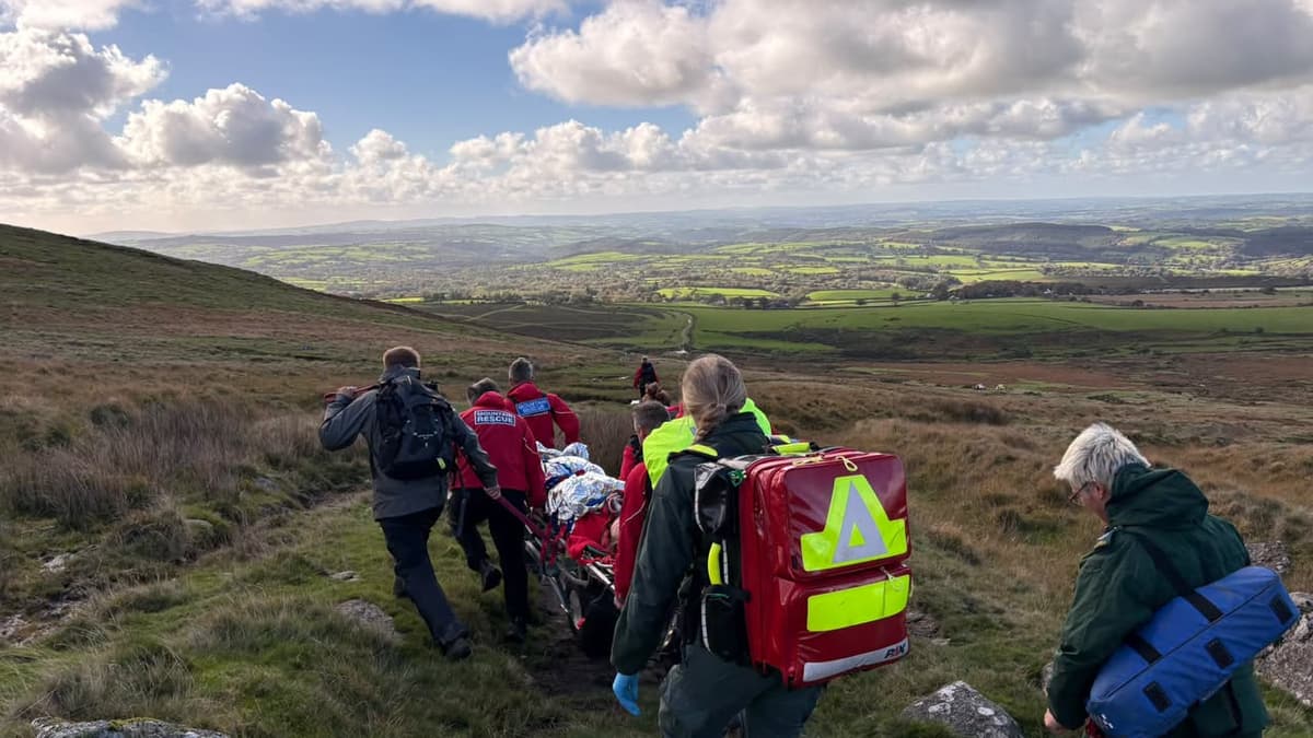 Injured runner helped by North Dartmoor volunteer rescue team